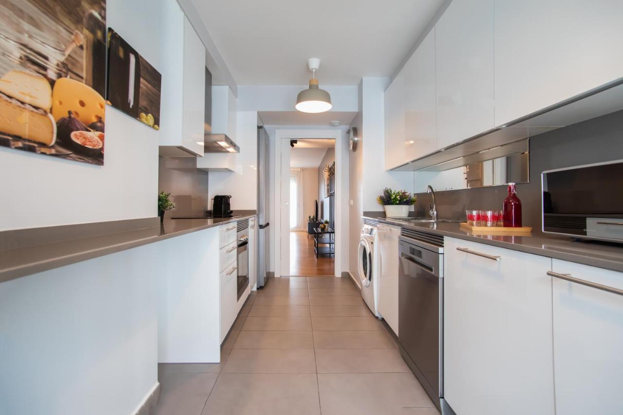 סנט אדריה דה בסוס Tendency Apartments Forum מראה חיצוני תמונה