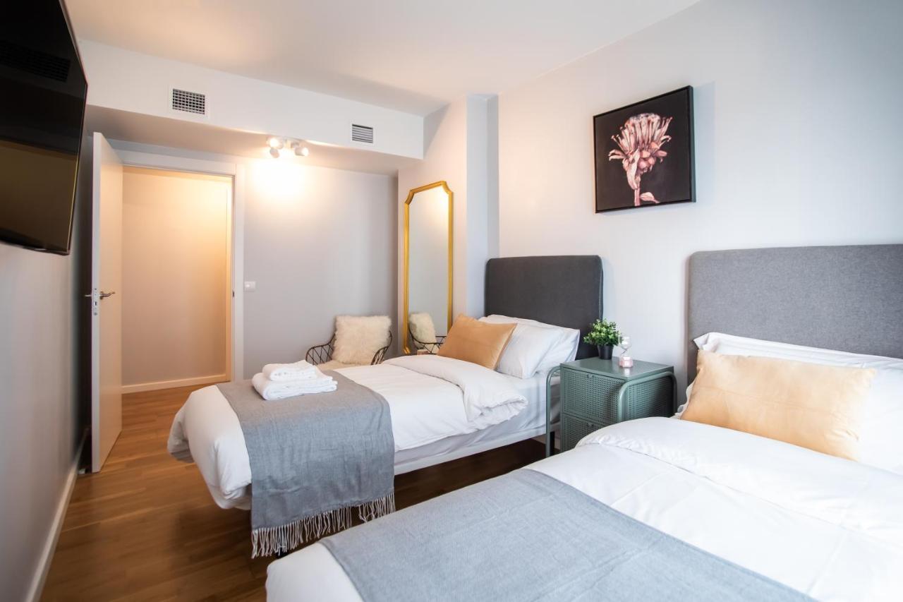 סנט אדריה דה בסוס Tendency Apartments Forum מראה חיצוני תמונה