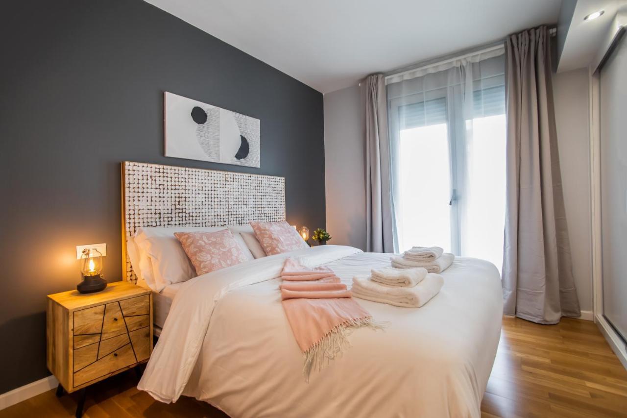 סנט אדריה דה בסוס Tendency Apartments Forum מראה חיצוני תמונה