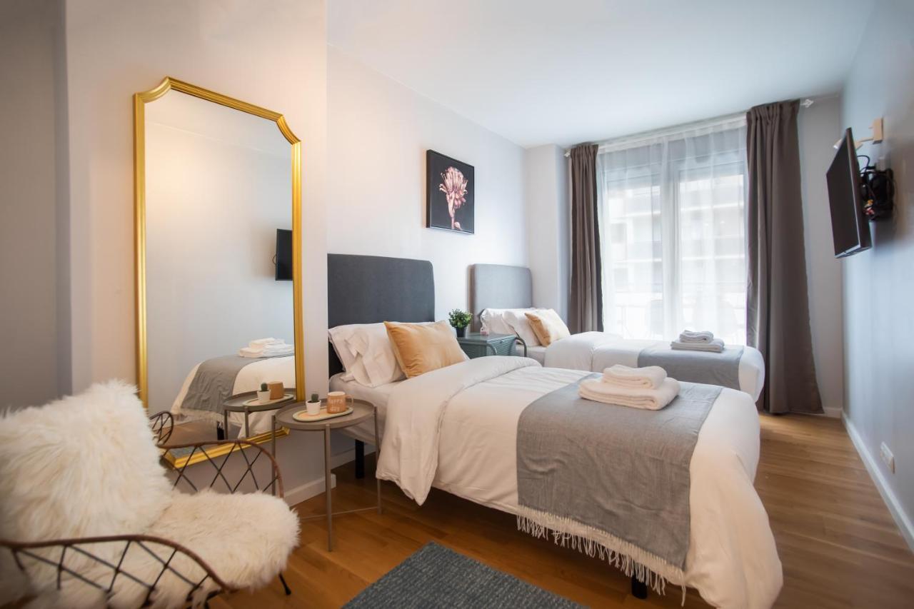 סנט אדריה דה בסוס Tendency Apartments Forum מראה חיצוני תמונה