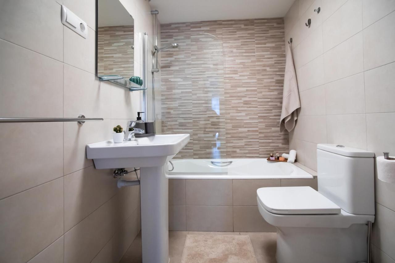 סנט אדריה דה בסוס Tendency Apartments Forum מראה חיצוני תמונה