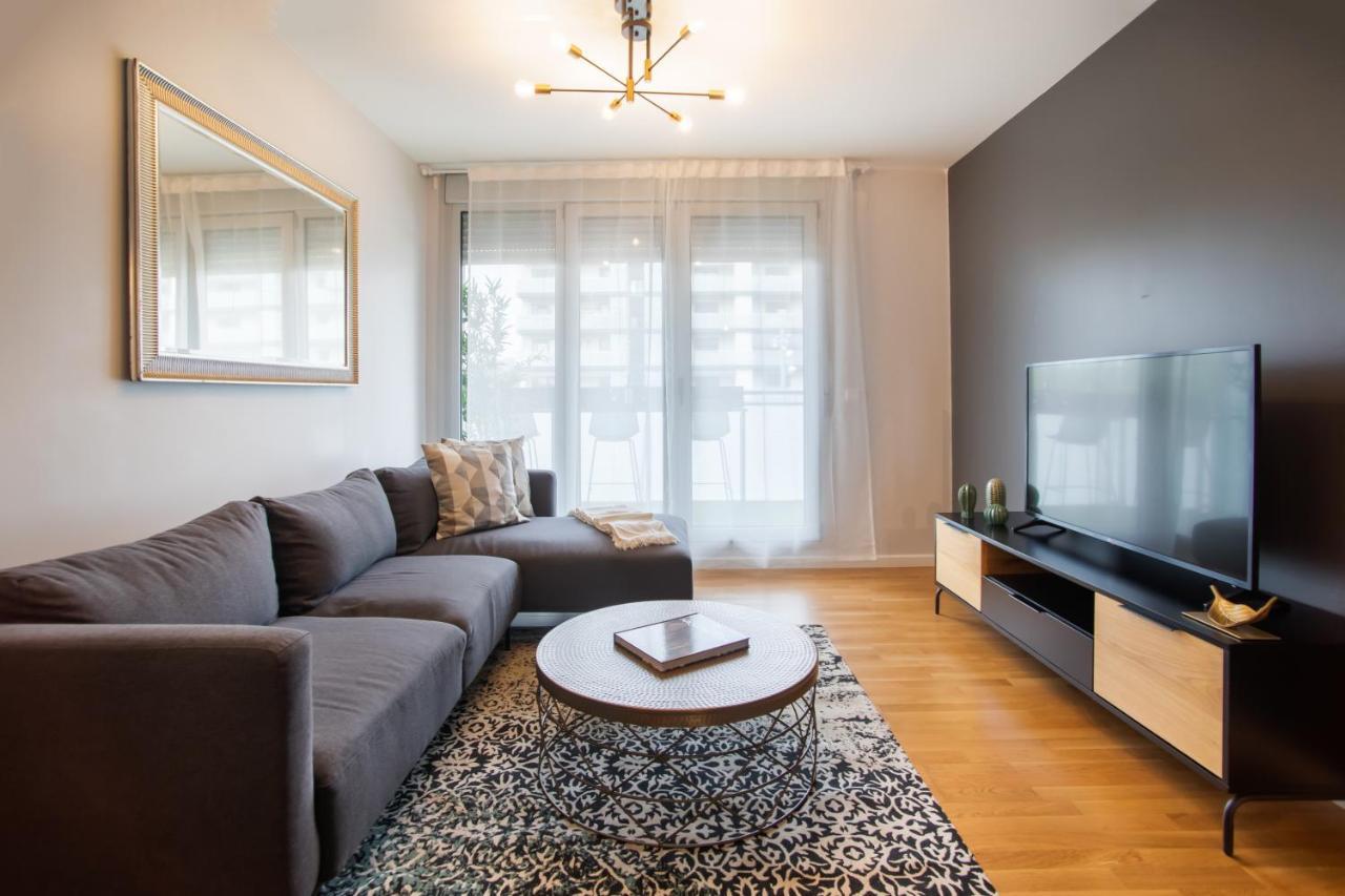 סנט אדריה דה בסוס Tendency Apartments Forum מראה חיצוני תמונה